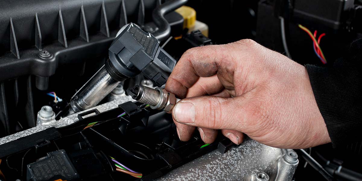 How to fit spark plugs our quick and easy guide Garage Gurus